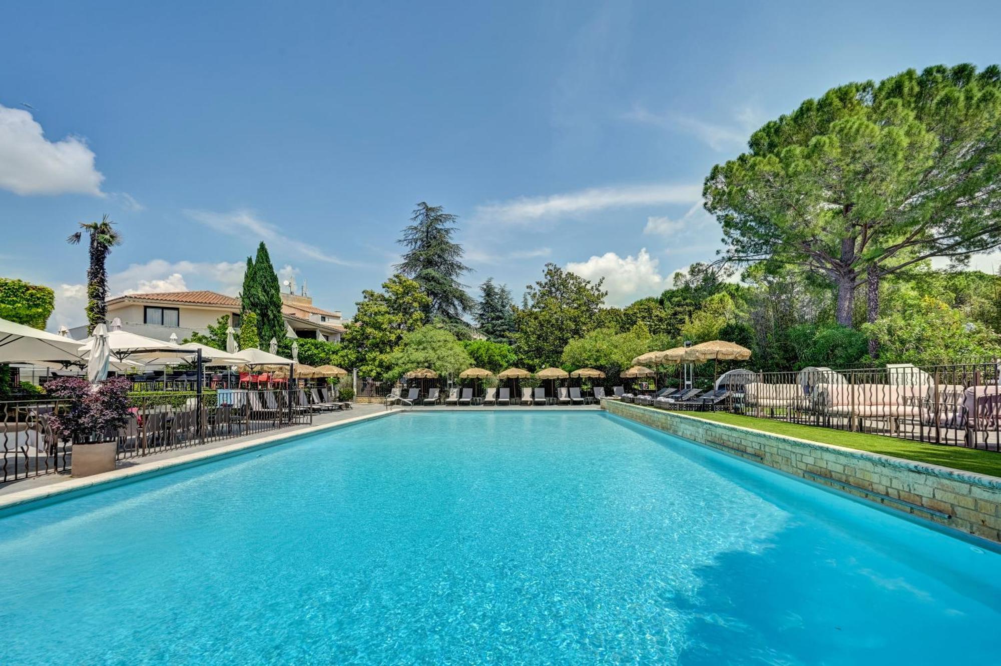 Best Western Sevan Parc Hotel Pertuis Exterior photo